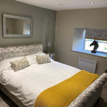 The Rose And Crown Hotel Leicester Ngoại thất bức ảnh